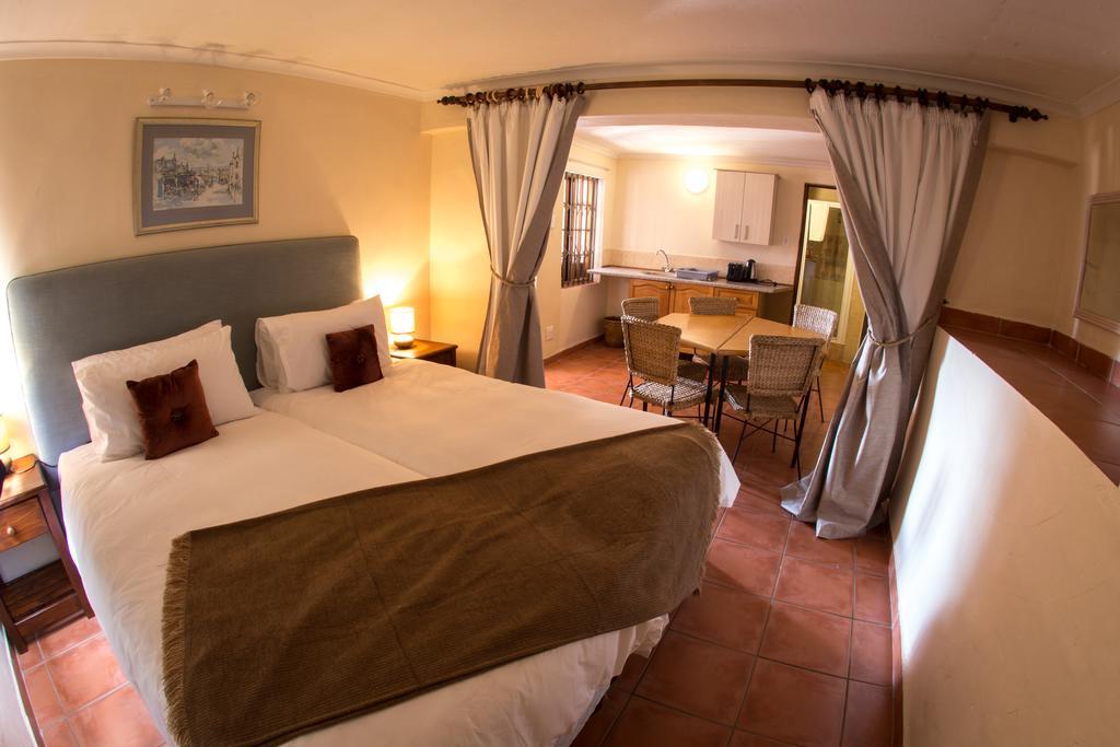 Winelands Villa Pensión y Cottages Somerset West Exterior foto
